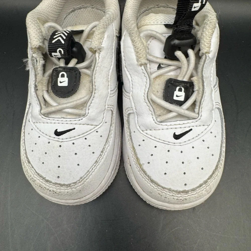 Air Force 1  Utility Nike White/Black Baby Toddler Sz 6C CU5289-104 Used Yr 21